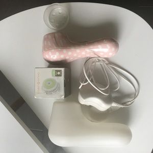 Clarisonic facial cleanser + brand new brush head